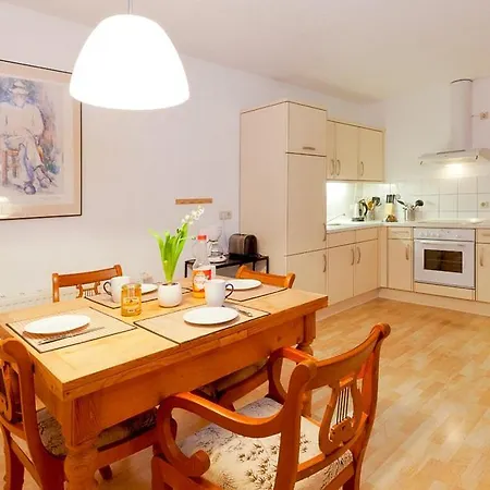 22, Strandstrasse 30